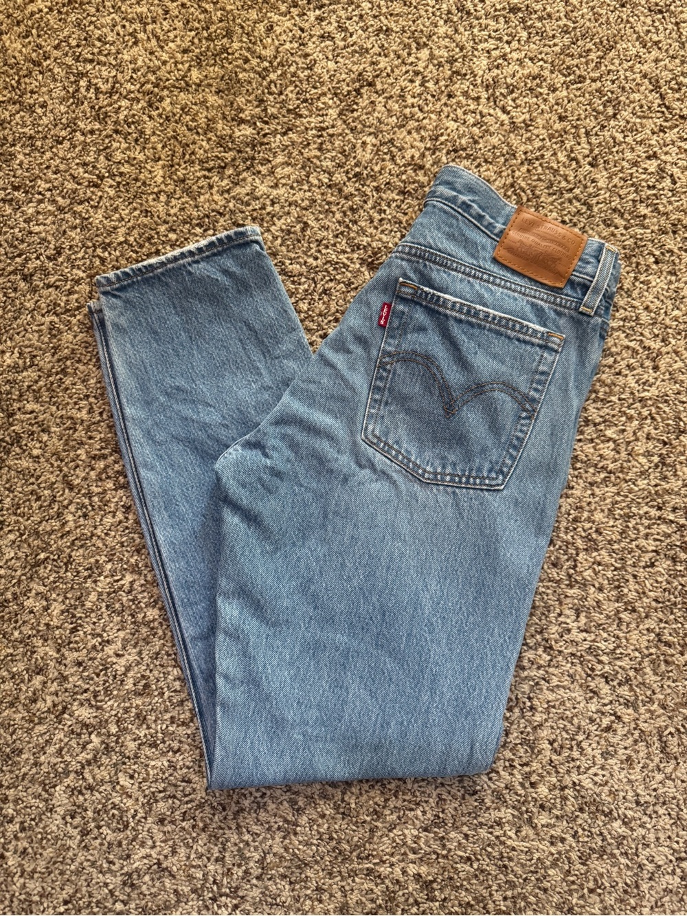 Levi's Wedgie Straight Leg Cropped Light Wash Jeans